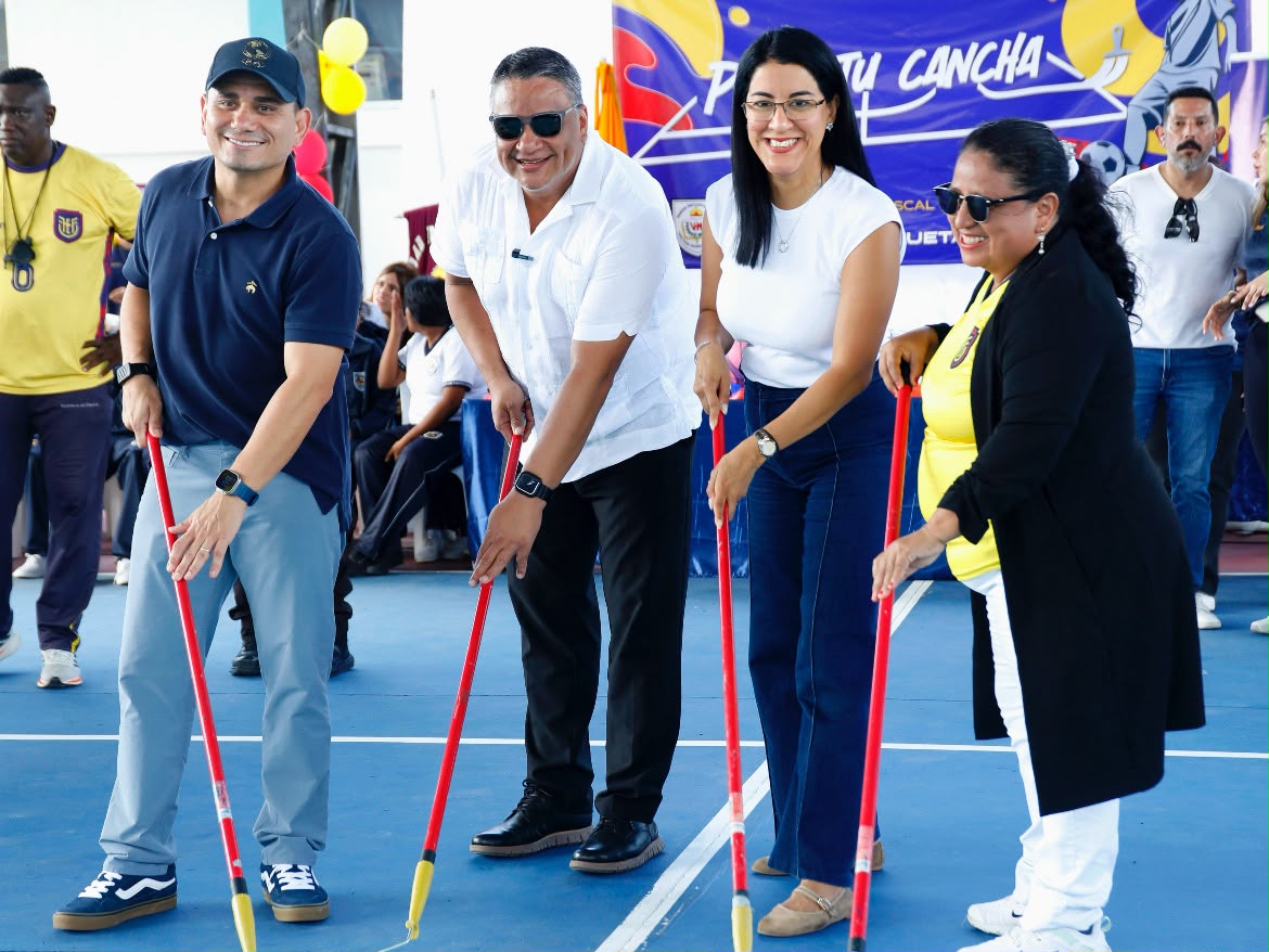 Gobierno del Ecuador  rehabilita cancha escolar en Guayaquil e impulsa el deporte como parte de las Fiestas Julianas